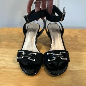 IMPO size 7.5 kitten heels with black ankle strap great used condition